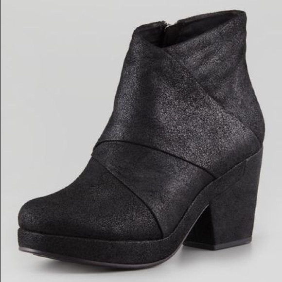 Eileen Fisher Shoes | Eileen Fisher Black Coax Leather Bootie 8.5 | Color: Black/Silver | Size: 8.5 | Jamieslovon's Closet